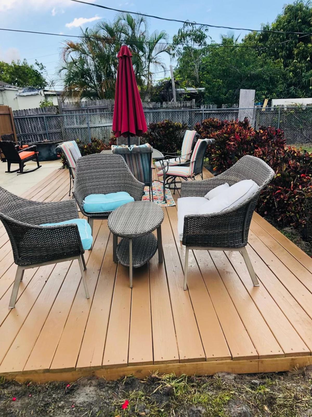 5 Min To Beach Large Living Room Fenced Backyard Bbq Firepit Driveway Boat Parking Lake Worth Beach Extérieur photo