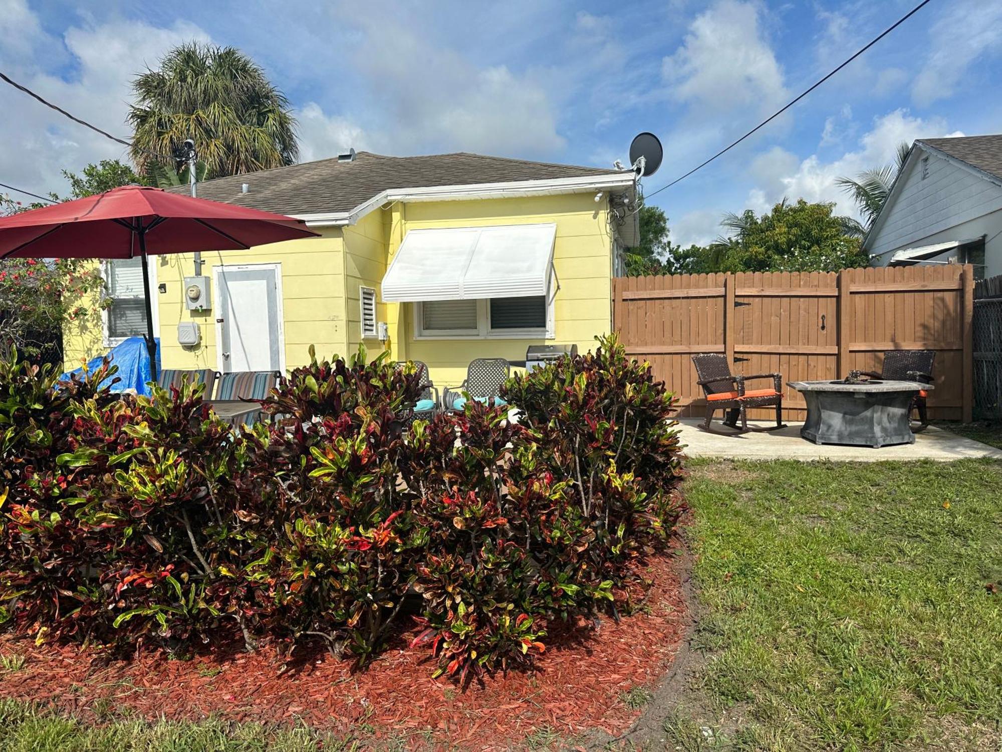 5 Min To Beach Large Living Room Fenced Backyard Bbq Firepit Driveway Boat Parking Lake Worth Beach Extérieur photo